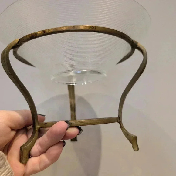 Vintage brass stand with glass bowl - Picture 3 of 8